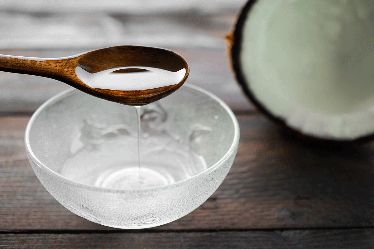 Полоскание рта кокосовым маслом